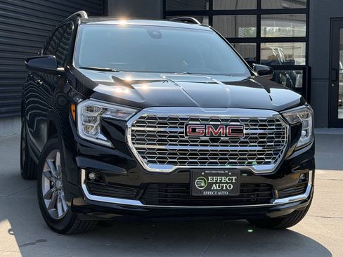 Used 2024 GMC Terrain SLT w/ Infotainment Package II AWD/4WD image 5