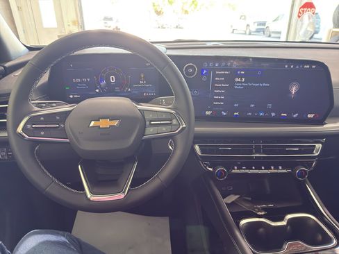 New 2026 Chevrolet Traverse LT image 10