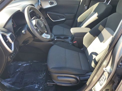 Used 2023 Kia Soul LX w/ Option Group 015 image 5