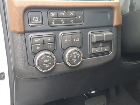 New 2026 Chevrolet Tahoe High Country AWD/4WD image 15