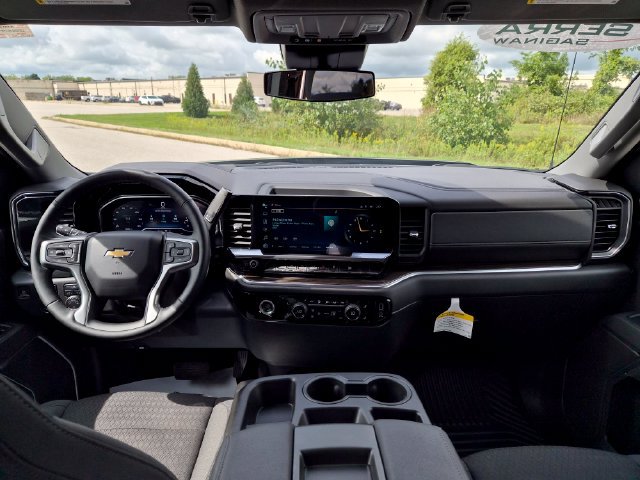 Used 2024 Chevrolet Silverado 1500 LT AWD/4WD image 32
