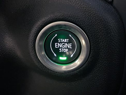 Used 2021 Chevrolet Silverado 1500 LT AWD/4WD image 31