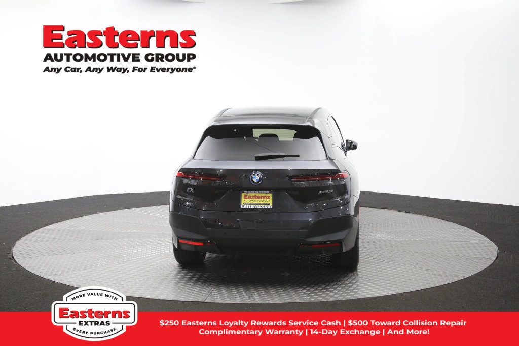 Used 2024 BMW iX xDrive50 AWD/4WD image 38