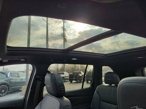 Used 2025 Buick Enclave Avenir w/ Super Cruise Package image 26