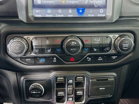 Used 2023 Jeep Wrangler Sahara w/ Cold Weather Group image 23