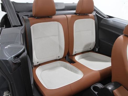 Used 2017 Volkswagen Beetle 1.8T Classic image 17