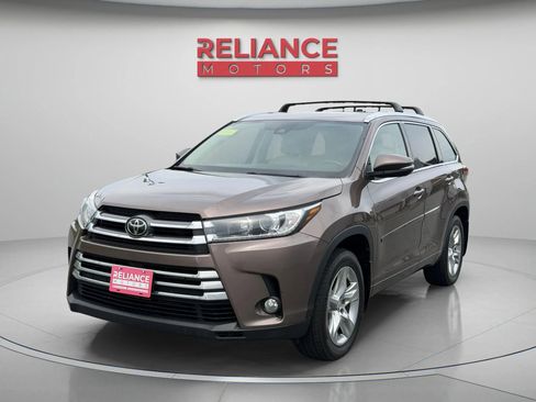 Used 2017 Toyota Highlander Limited AWD/4WD image 1