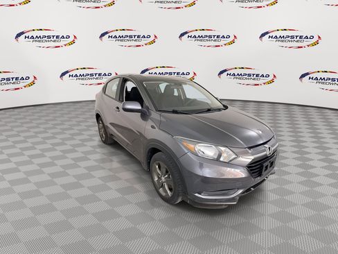 Used 2016 Honda HR-V LX image 2