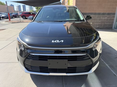 Used 2025 Kia Niro LX FWD image 10