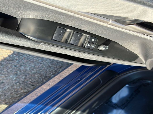Used 2025 Toyota Camry LE w/ Convenience Package FWD image 17