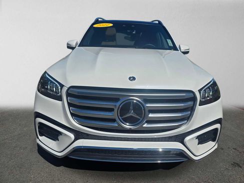 Used 2026 Mercedes-Benz GLS 580 4MATIC image 8