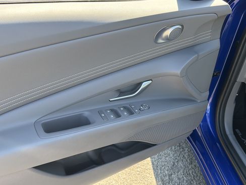 Used 2025 Hyundai Elantra Sport FWD image 14