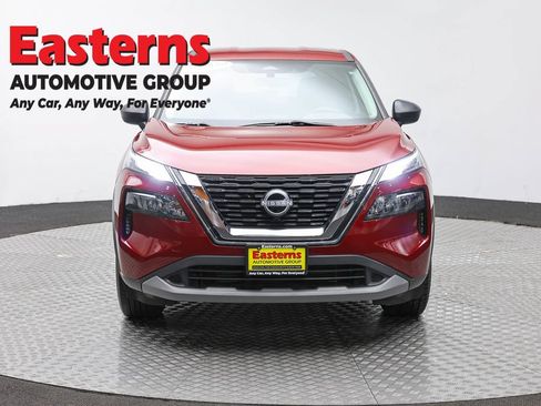 Used 2023 Nissan Rogue S AWD/4WD image 2