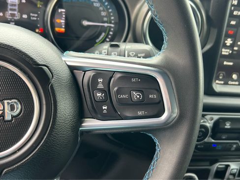 Used 2023 Jeep Wrangler Unlimited Rubicon 4xe w/ Safety Group AWD/4WD image 33