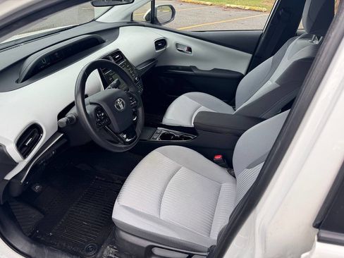 Used 2021 Toyota Prius Prime LE FWD image 9