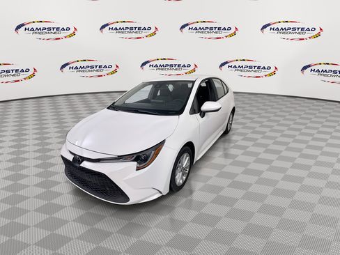 Used 2021 Toyota Corolla LE w/ LE Convenience Package FWD image 4