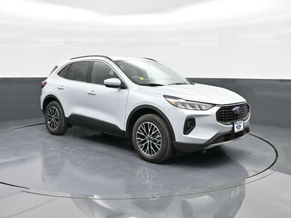 New 2025 Ford Escape SE w/ Class II Trailer Tow Package