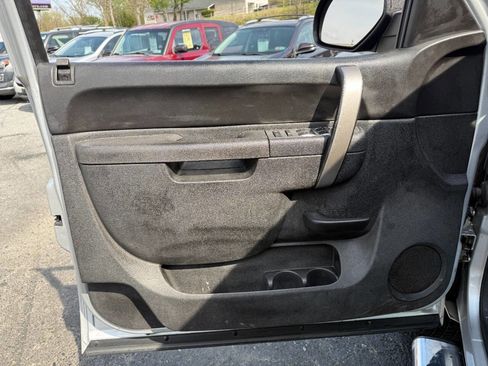 Used 2013 Chevrolet Silverado 2500 LT w/ Interior Plus Package image 17