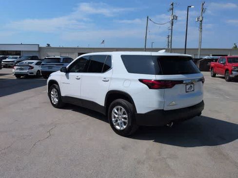 Used 2023 Chevrolet Traverse LS FWD image 6