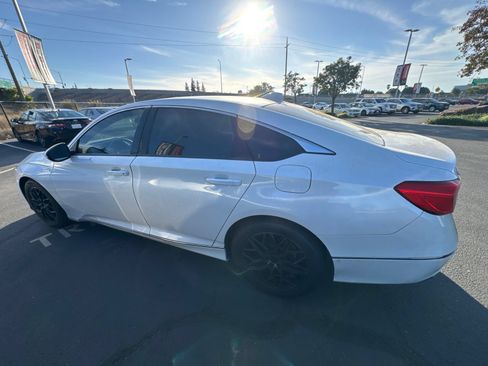 Used 2020 Honda Accord EX image 5