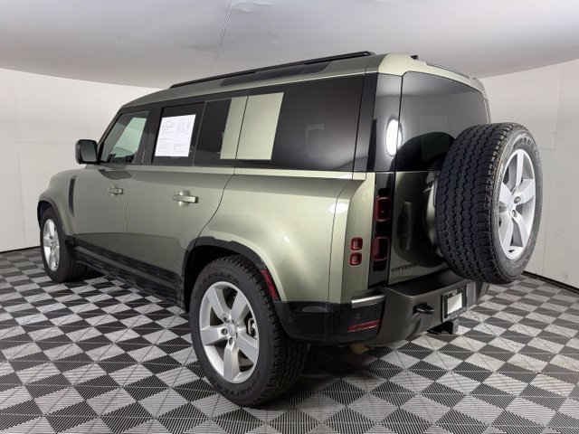 Certified 2025 Land Rover Defender 110 X-Dynamic SE AWD/4WD image 4