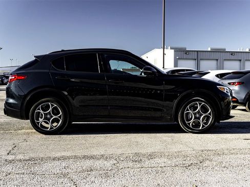Used 2022 Alfa Romeo Stelvio Sprint image 4