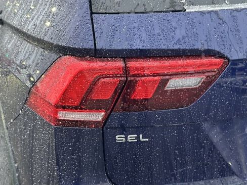 Certified 2022 Volkswagen Tiguan SEL R-Line image 12