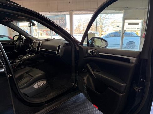 Used 2014 Porsche Cayenne Diesel Platinum Edition image 41