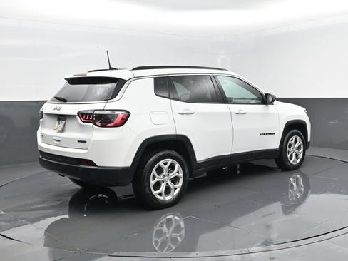 Used 2024 Jeep Compass Latitude AWD/4WD image 20