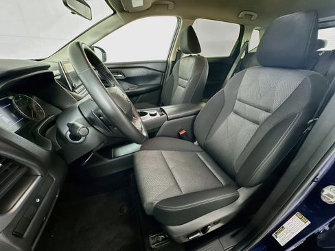 Used 2025 Nissan Rogue SV AWD/4WD image 13