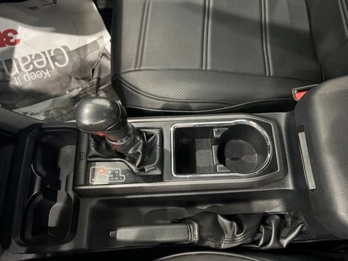 Used 2018 Toyota Tacoma TRD Off-Road w/ Technology Package AWD/4WD image 32