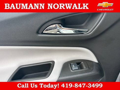 Used 2024 Chevrolet Equinox LS FWD image 34