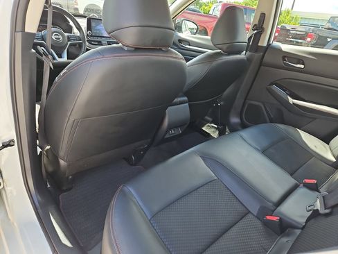 Used 2025 Nissan Altima 2.5 SR AWD/4WD image 13