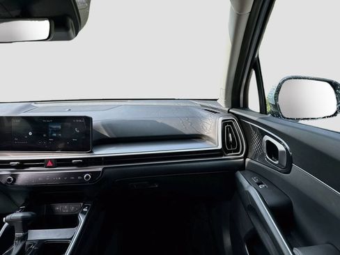 Certified 2025 Kia Sorento S AWD/4WD image 26