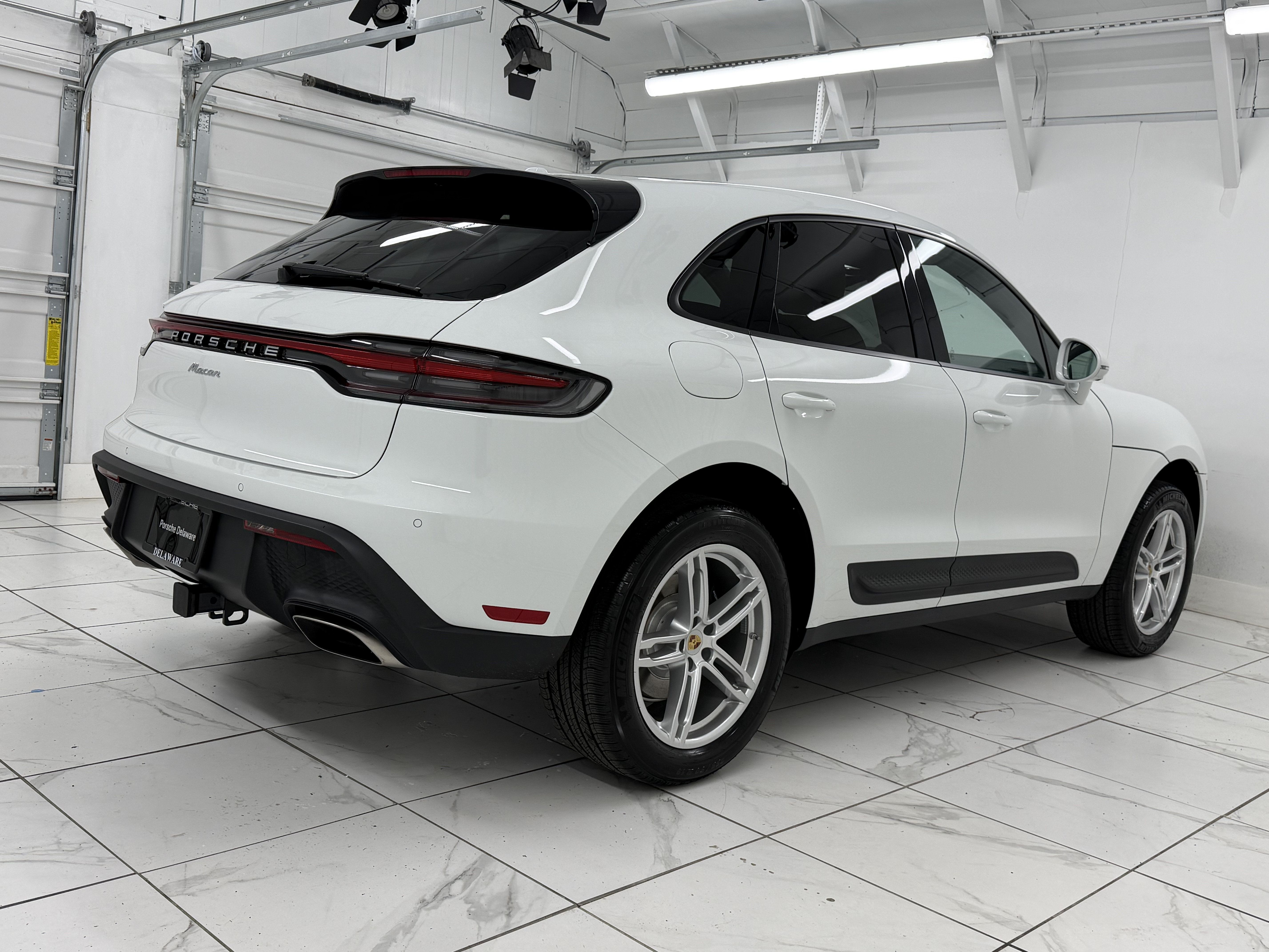 Certified 2026 Porsche Macan AWD/4WD image 11