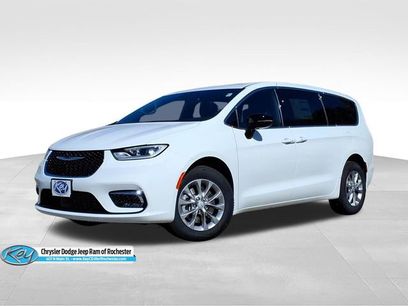 New 2026 Chrysler Pacifica Select