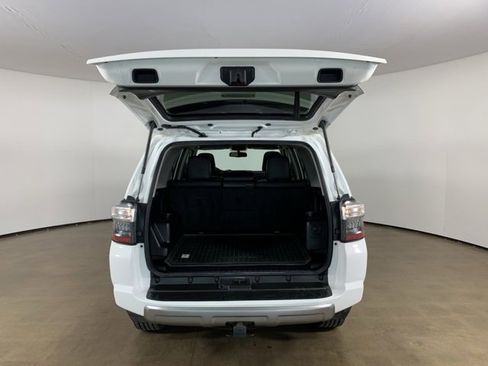 Used 2018 Toyota 4Runner TRD Off-Road Premium image 12
