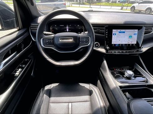 Used 2024 Jeep Wagoneer Series II AWD/4WD image 7