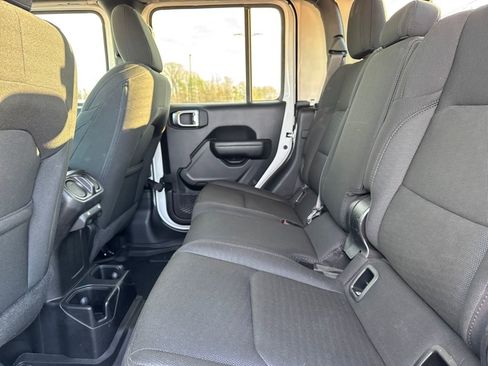 Used 2020 Jeep Gladiator Sport w/ Quick Order Package 24S image 11