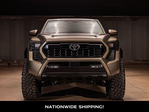 Used 2025 Toyota Tacoma TRD Off-Road image 4