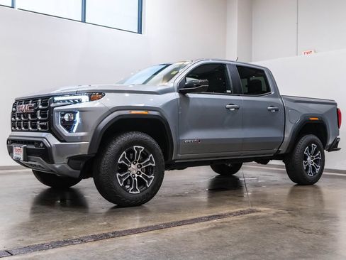 Used 2024 GMC Canyon AT4 w/ Technology Package AWD/4WD image 3