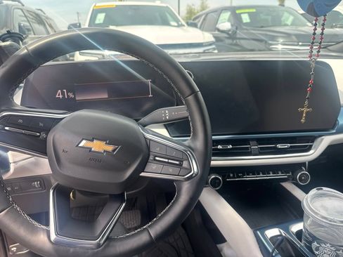 Used 2024 Chevrolet Equinox EV LT FWD image 7