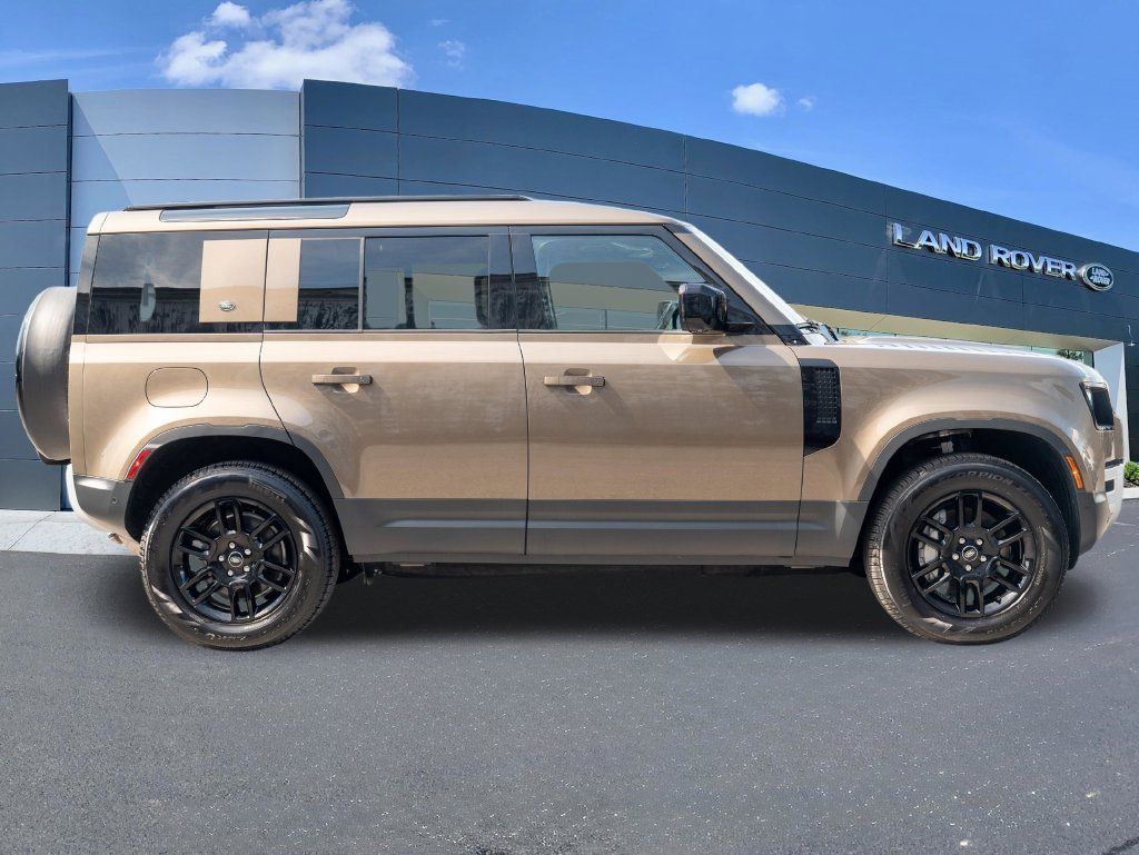 Used 2024 Land Rover Defender 110 S AWD/4WD image 8