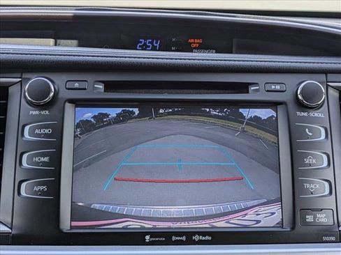 Used 2019 Toyota Highlander XLE AWD/4WD image 14