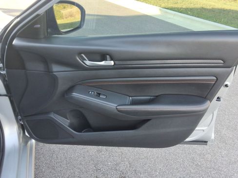 Used 2022 Nissan Altima 2.5 SR image 24