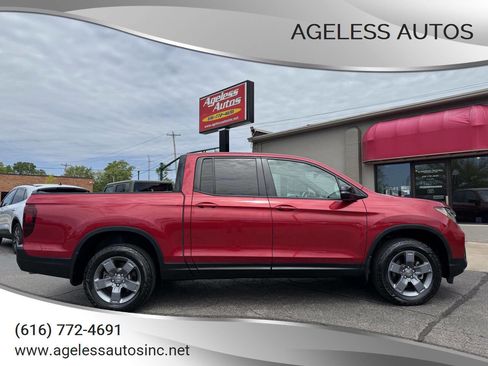 Used 2024 Honda Ridgeline TrailSport image 1