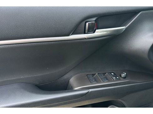 Certified 2023 Toyota Camry SE image 11