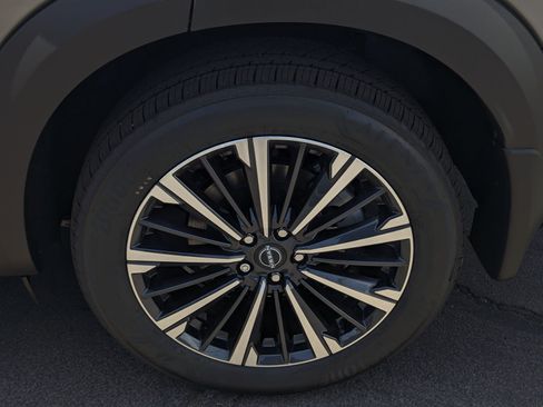 New 2026 Nissan Pathfinder Platinum FWD image 7