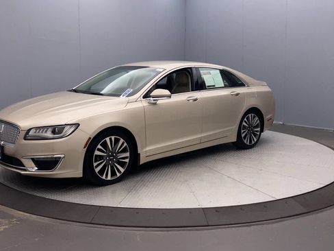Used 2017 Lincoln MKZ Select w/ Select Plus Package FWD image 9