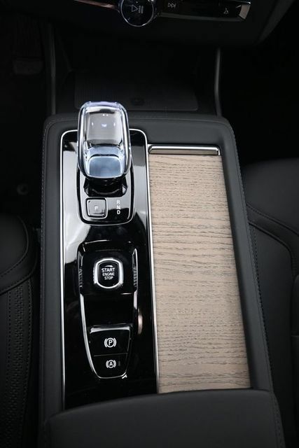 New 2026 Volvo XC90 B6 Plus w/ Protection Package Premier AWD/4WD image 10